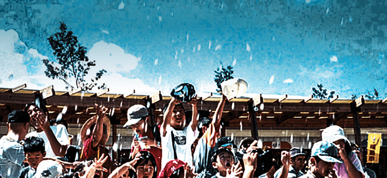 暑い真夏に雪祭でクール！